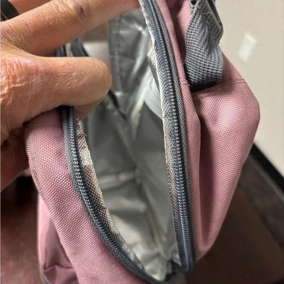 Adidas Lunch Boxes (2) - Picture 4 of 5